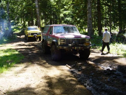 1989 Ford Bronco - Winched back out so he can go again