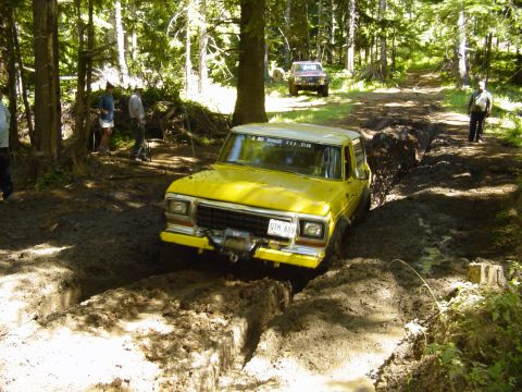 1989 Ford Bronco - Steve let one of the kids run his thru