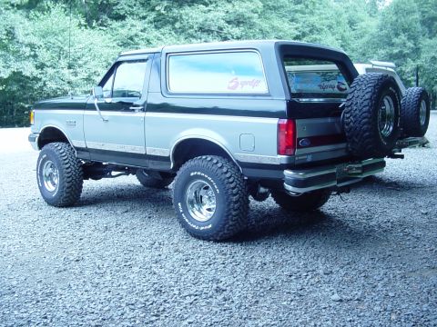 1989 Ford Bronco - Finally put the top back on