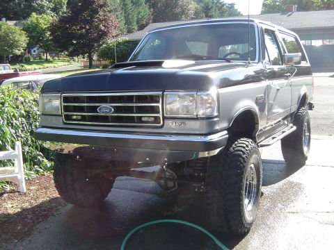 1989 Ford Bronco - Cleaned the Bronco today
