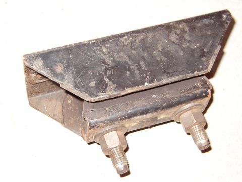 1983 Ford Bronco - Transmission Mount Common style used from mid-80s to '96 [url=http://www.supermotors.net/registry/media/929327] http://www.supermotors.net/…