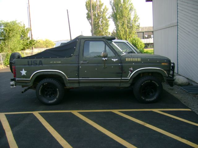 1986 Ford Bronco “The low flyin filly”