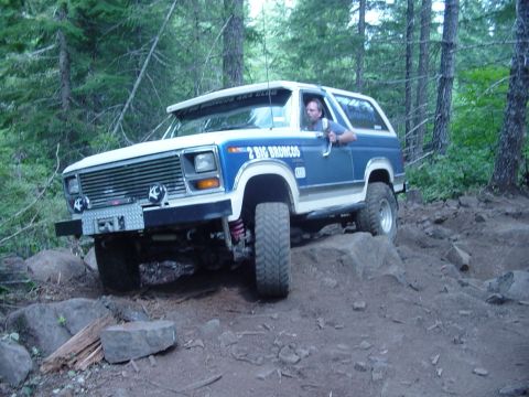 1989 Ford Bronco - We tried it around the outside of the big rock