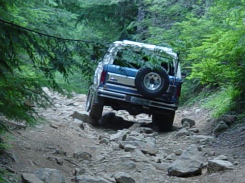 1989 Ford Bronco - And more rocks