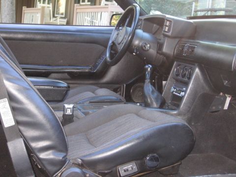 1989 Ford Mustang - blk interior, 5speed