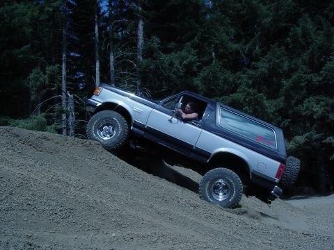 1989 Ford Bronco - There is a big lip on this side