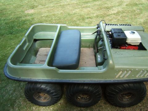 1982 Argo Vanguard - Yeah, that is plywood on the floor