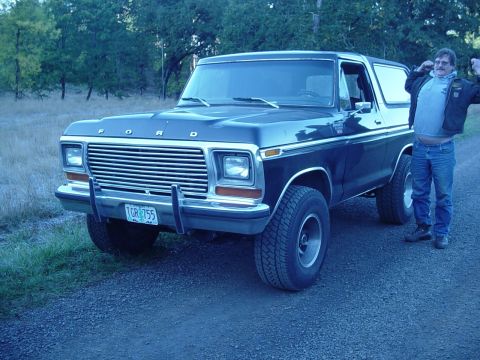 1989 Ford Bronco - Jims "The nice one" loaded with parts and supplies