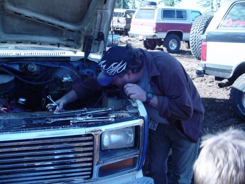 1989 Ford Bronco - Removing the busted hose