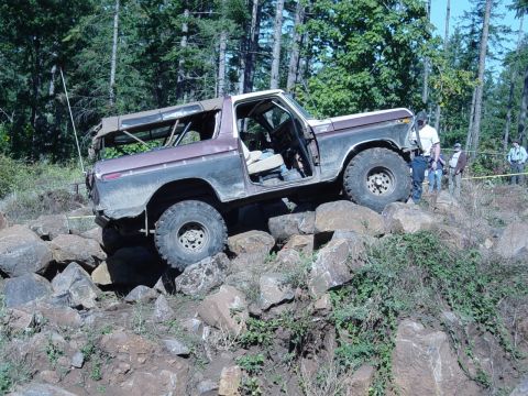 1989 Ford Bronco - Winching up