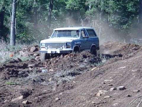 1989 Ford Bronco - Todd (with me as co-pilot) on the 34 and under obsticle run