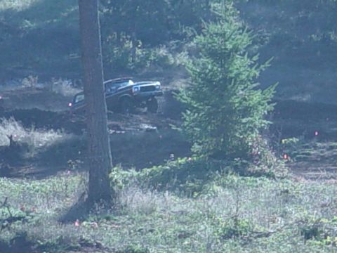 1989 Ford Bronco - And right thru the mud hole
