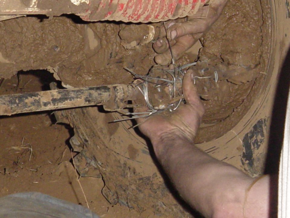 Plenty of wire can hold a broken tie-rod coupler