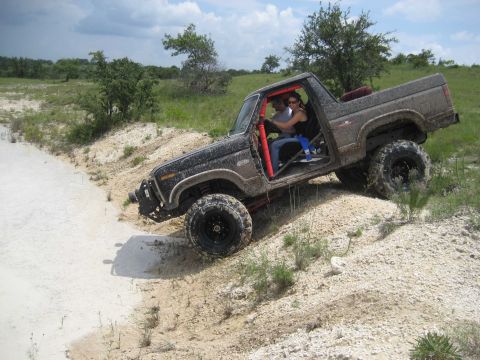 1986 Ford Bronco - smooth drivin