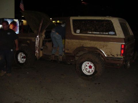 1989 Ford Bronco - Ken at the gas station