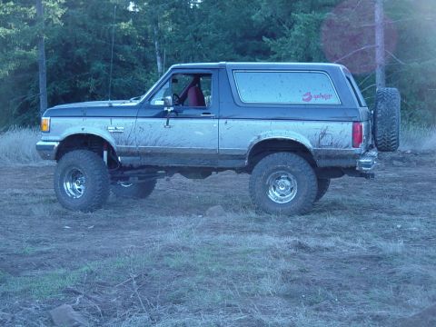 1989 Ford Bronco - Parked my truck on the side, Went to find out if I can fit in as an alternate