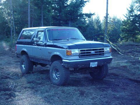 1989 Ford Bronco - Rolling it over to park with the others, I get to play too