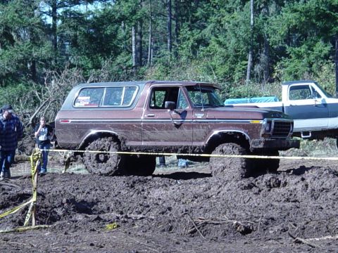1989 Ford Bronco - Check out the spiffy aero front wheel....Nice