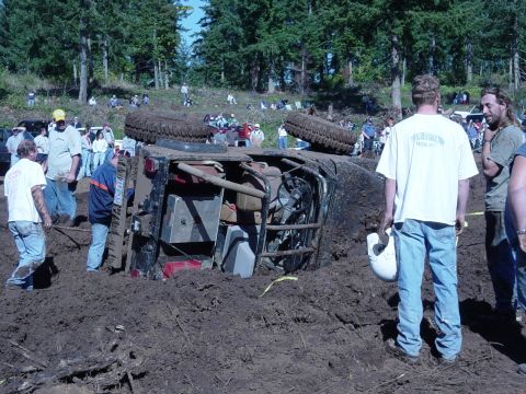 1989 Ford Bronco - Notice how well all his stuff is secured, no debris on the ground