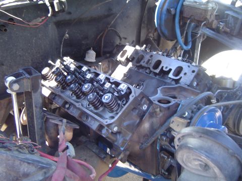 1978 Ford Bronco - Heads reinstalled