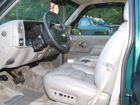 1999 Chevrolet Suburban photo