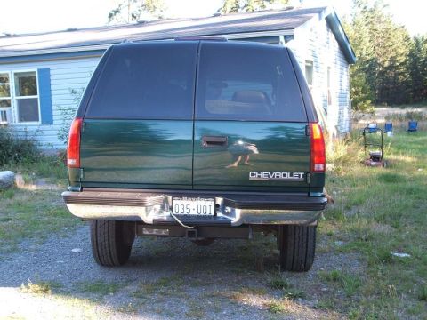 1999 Chevrolet Suburban photo
