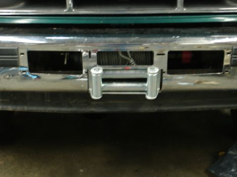 1996 Ford Bronco - Front view of a 1996 Ford Bronco showing a newly installed winch.