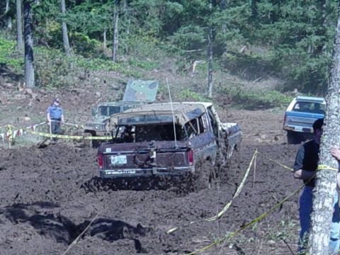 1989 Ford Bronco - Bernie going again, you can also see Todd make it in the background