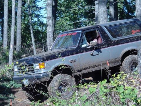 1989 Ford Bronco - My turn down the hill