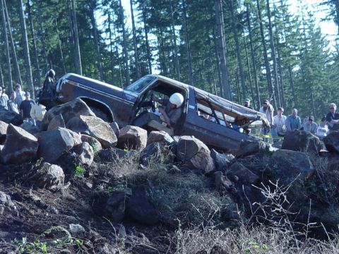 1989 Ford Bronco - Pulling with the winch