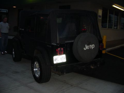 1989 Ford Bronco - Its kinda dark, but it was getting late. We will get delivery on monday when the banks are open