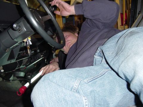 1989 Ford Bronco - Frank enjoying putting in the cable