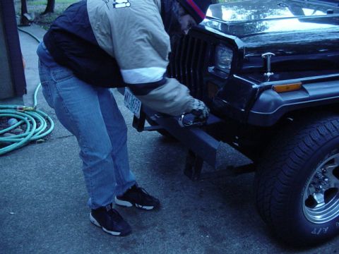 1989 Ford Bronco - Lining up the bolts on the hooks