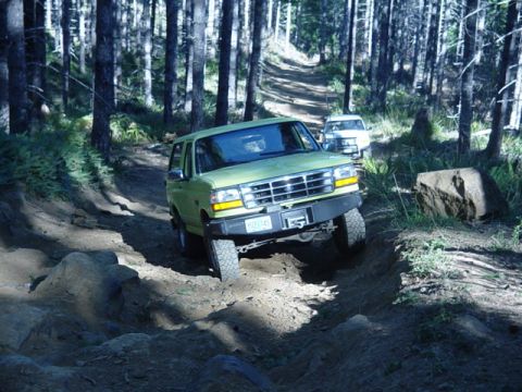 1989 Ford Bronco - Doug coming up to the Big rocks
