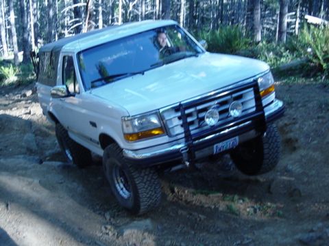 1989 Ford Bronco - A little air