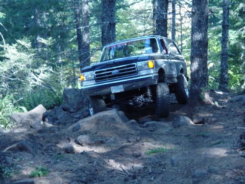 1989 Ford Bronco - I had the front tire up about a foot and a half before this shot