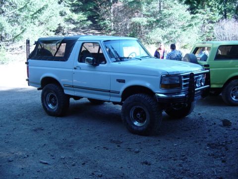 1989 Ford Bronco - New trimmed bumper on Marks Bronco