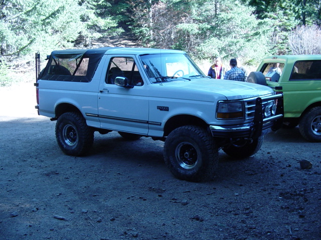 New trimmed bumper on Marks Bronco