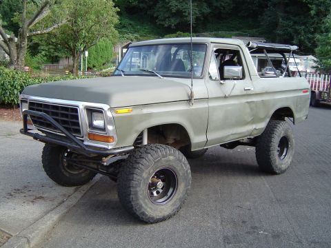 1978 Ford Bronco - This 1978 Ford Bronco features a lifted suspension and a custom front bumper.