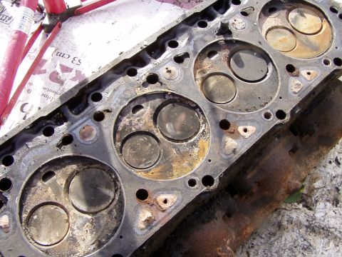 1988 Ford F-250 - close view of gasket, the one cylinder next to the blown was was working it self to being blown as well.