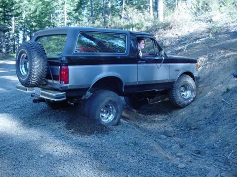 1989 Ford Bronco - Digging a hole