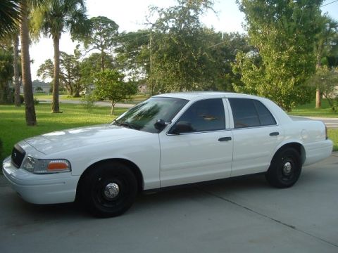 2003 Ford Crown Victoria photo