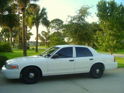 2003 Ford Crown Victoria photo
