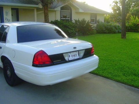2003 Ford Crown Victoria photo