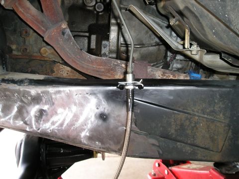 1986 Toyota Hilux - brake line mount
