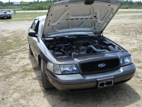 8-5 mini-meet/Buffalo - 2000 Ford Crown Victoria