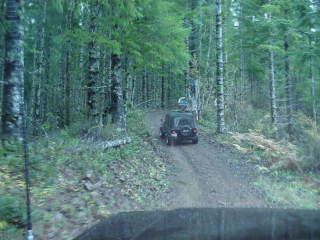 Franks jeep throwin some mud