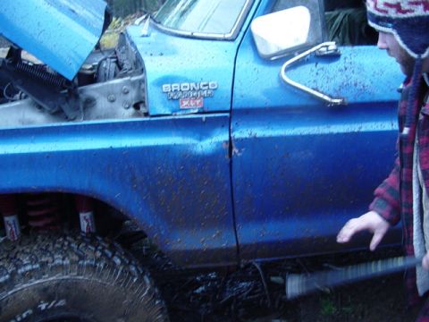 1989 Ford Bronco - Is that a crowbar in Tommys hand?