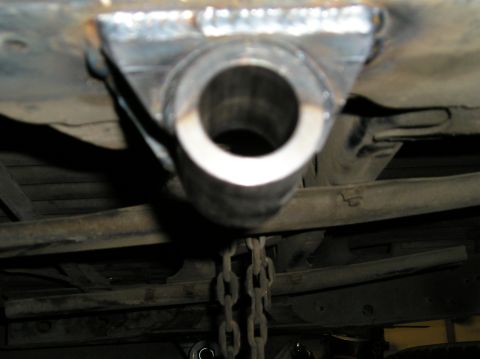 1986 Toyota Hilux - rear hanger welded
