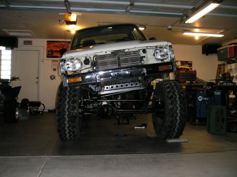 1986 Toyota Hilux - making sure stuff doesn't fall off